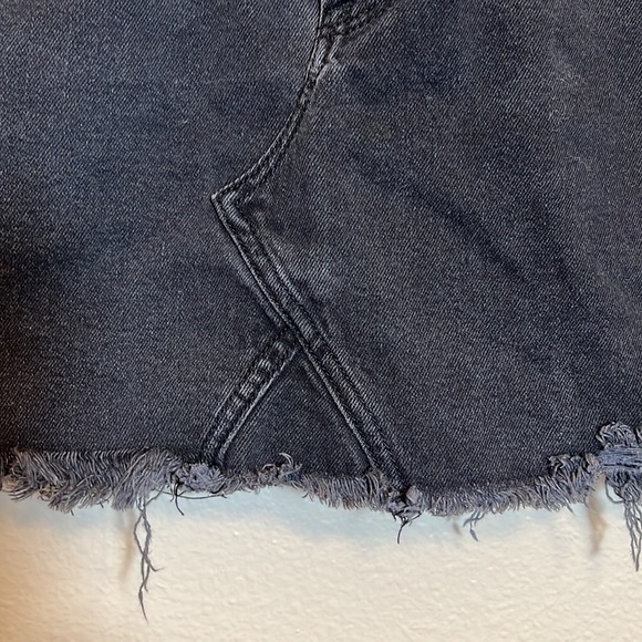 AMERICAN Eagle Outfitters Black Frayed Hem Mini Jean Skirt - Picture 7 of 16